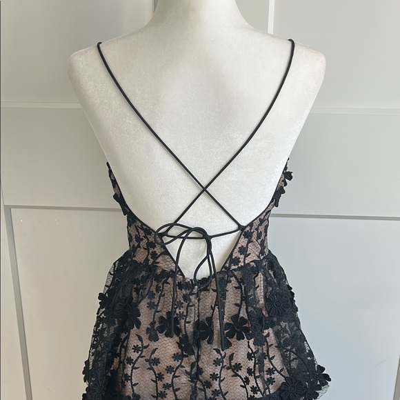 Endless Rose Elegant Black Lace Sweetheart Neckline Dress | Medium - Picture 7 of 10